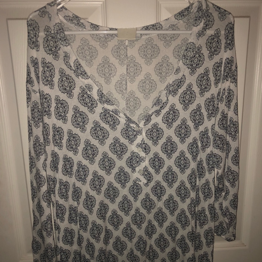 3/4 length sleeve top from The Buckle